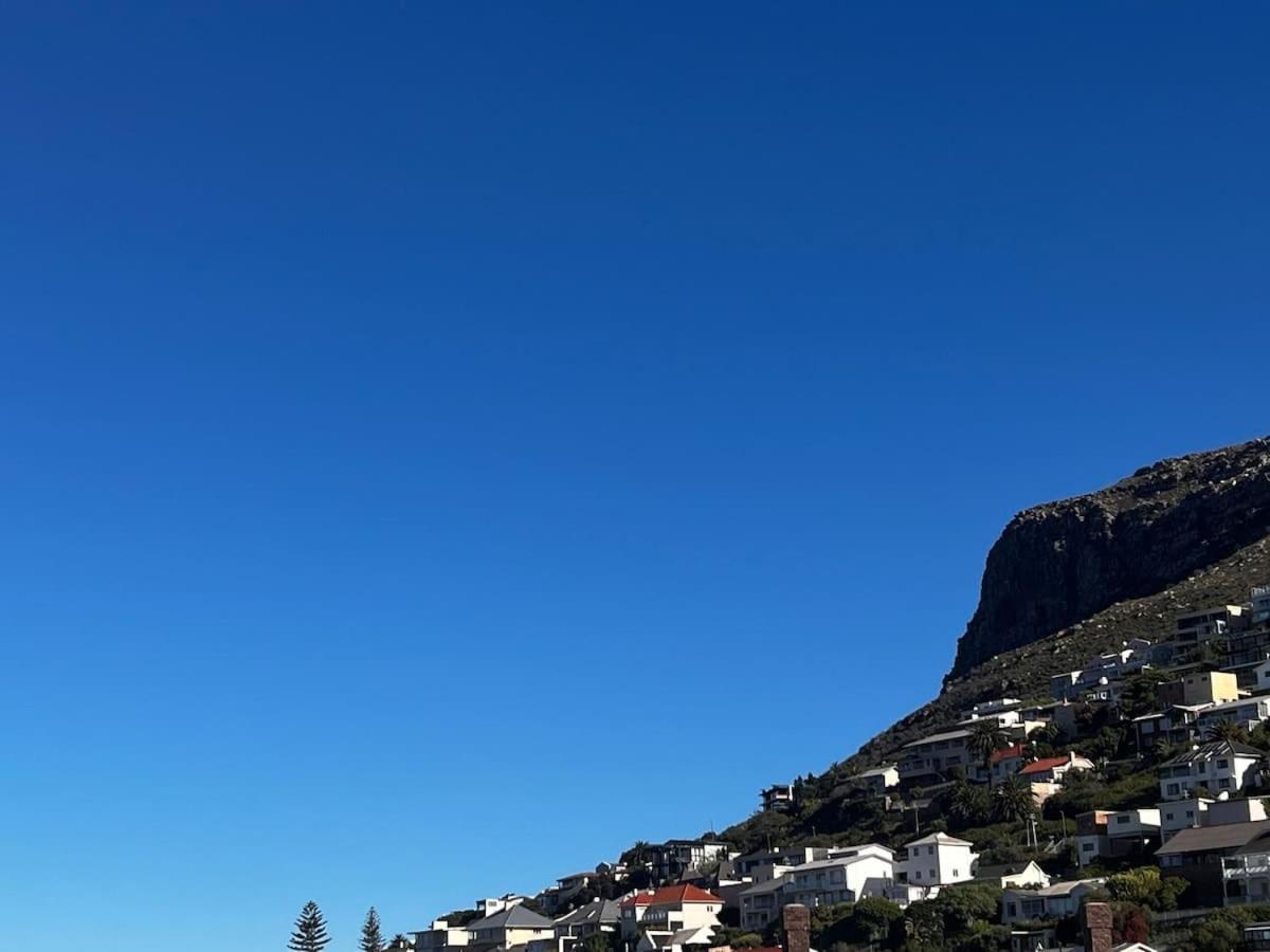 Comfort & Style 200m To With Parking Apartment Cape Town