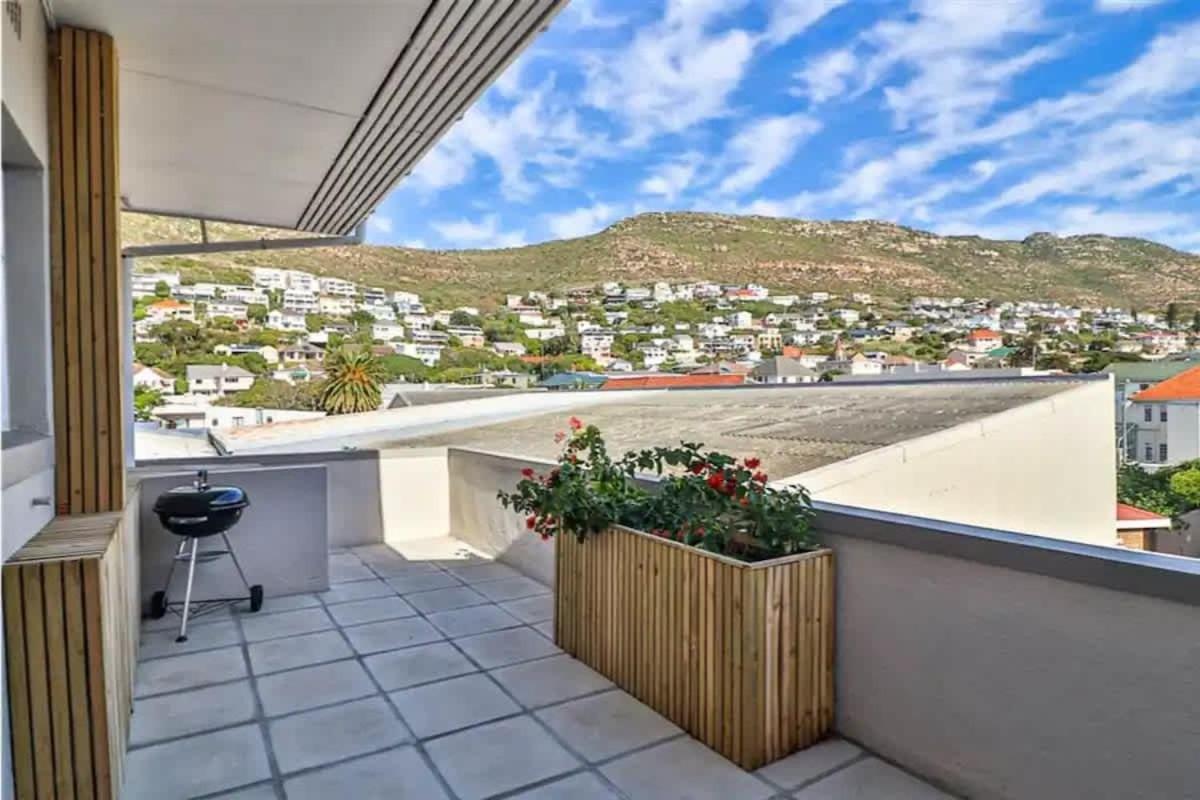 Comfort & Style 200m To With Parking Cape Town