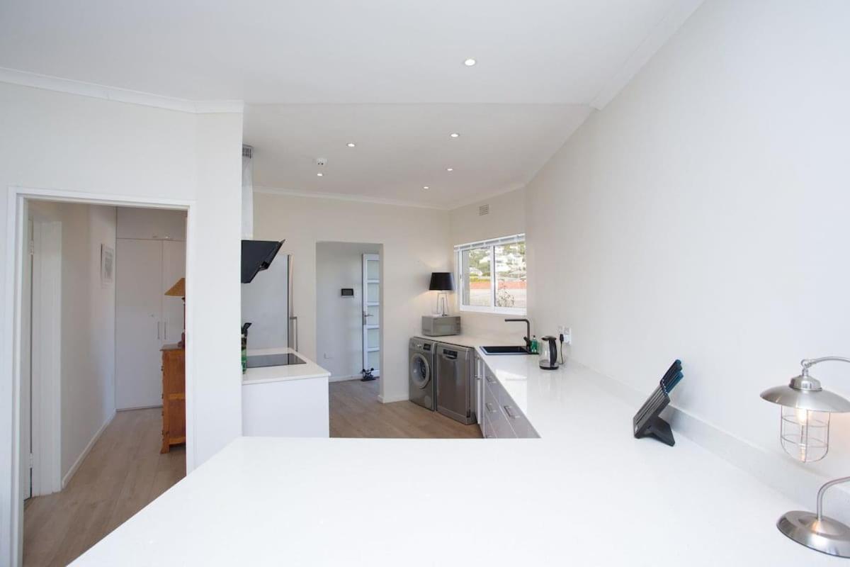 Comfort & Style 200m To With Parking Apartment