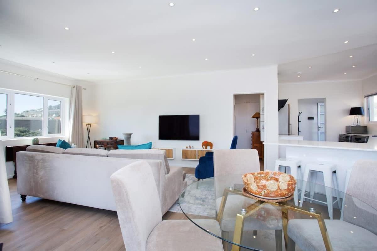 Comfort & Style 200m To With Parking